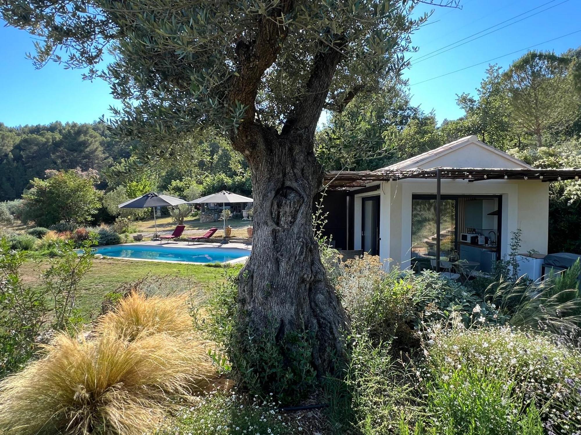 Terre Luberon Hotel Pertuis Exterior photo